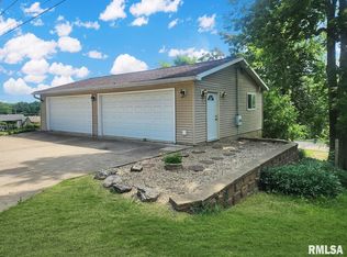 215 2nd St, Sparland, IL 61565