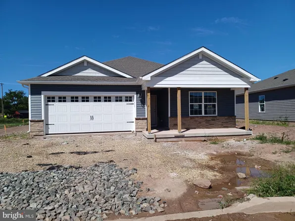 189 Lilly Dr, Pottstown, PA 19464