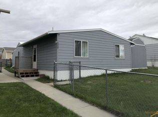 225 E Nowlin St, Rapid City, SD 57701