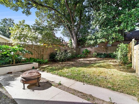 3rd image of 7506 Zimpel St
