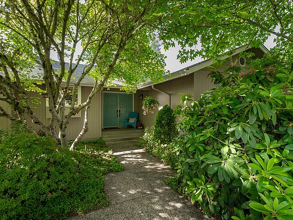 4th image of 21 N River Dr