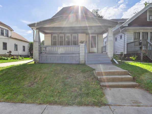 2211 S 69th St, West Allis, WI 53219