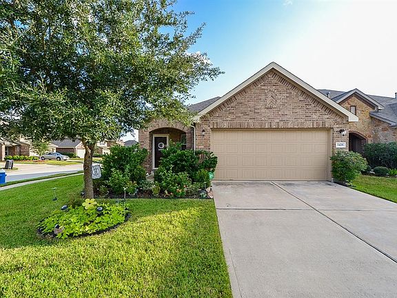 3rd image of 3426 Halle Trace Ln