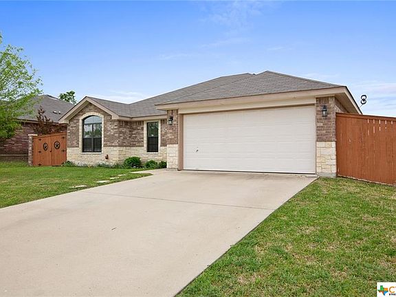 3rd image of 3810 Foxglove Ln