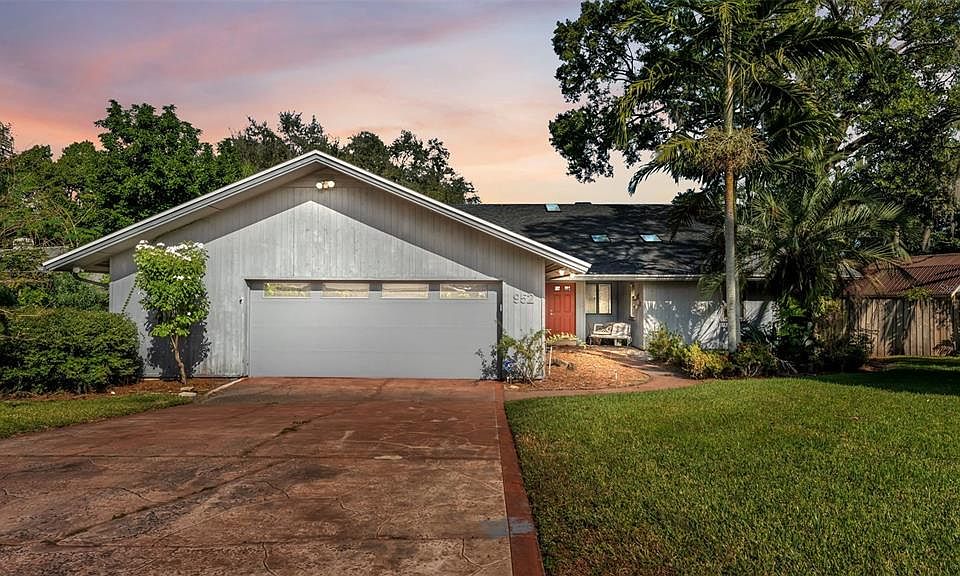 1st image of 952 N HERON CIRCLE
