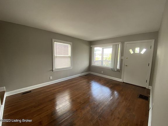 4th image of 1272 Goss Ave