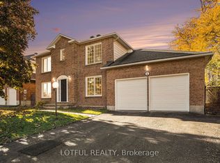 4 Spindle Way, Ottawa, ON K2S1J4