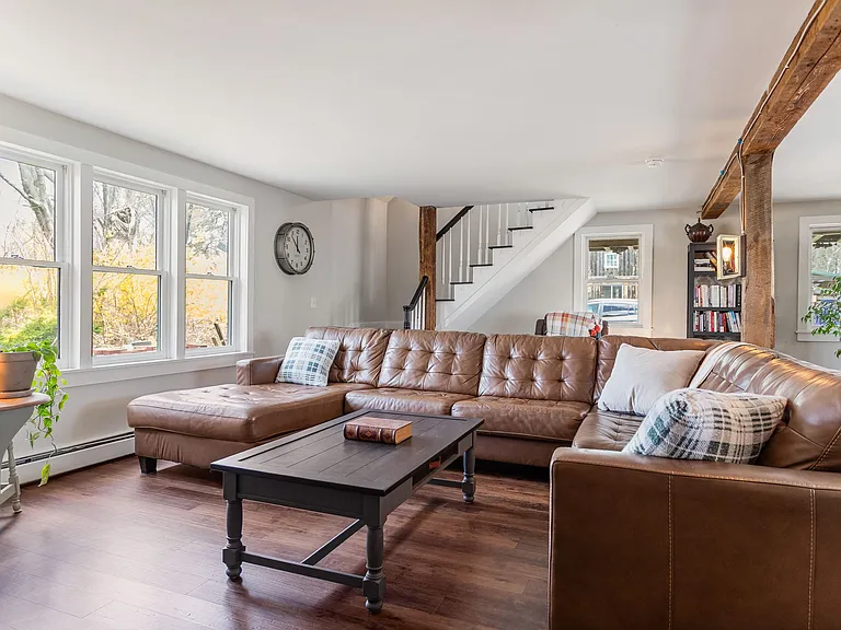 33 Exeter Rd — Photo 10