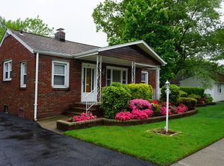 24 Willow St, Elmwood Park, NJ 07407