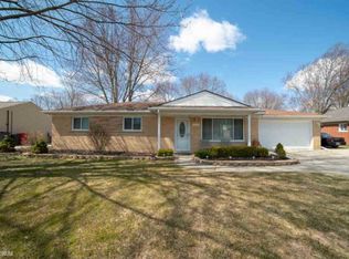 38845 Winkler St, Harrison Township, MI 48045