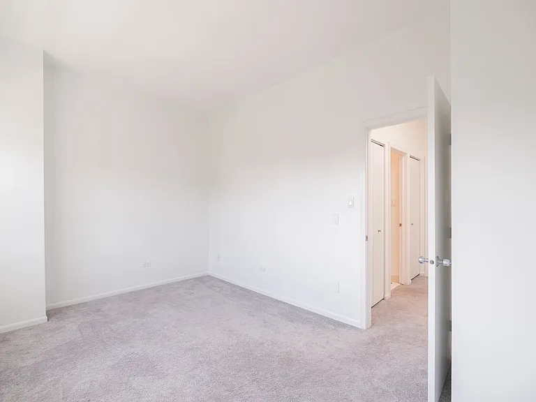 1781 W Altgeld St #O — Photo 10