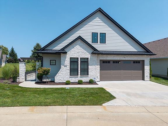 2nd image of 6300 Murano Way