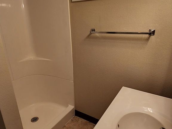5th image of 608 8th Ave S