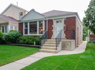6221 N Kedvale Ave, Chicago, IL 60646