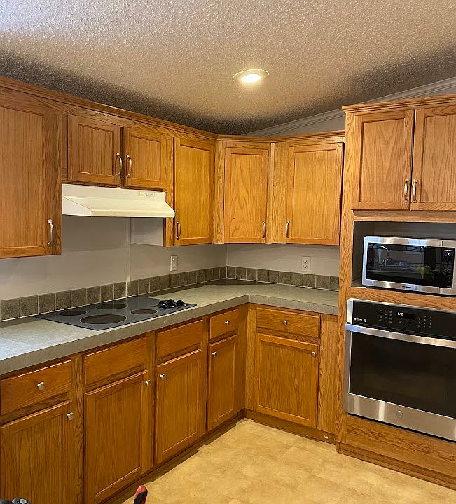 Well sized kitchen with a lot of storage space