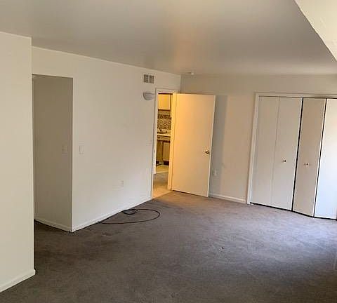 4th image of 707 N Holbrook St