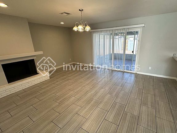 3rd image of 8 E Geneva Dr