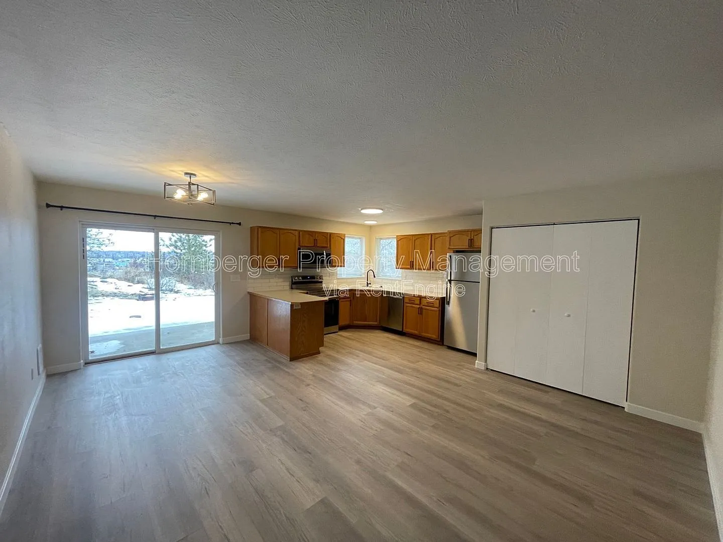 2 bed, 1.0 bath, 990 sqft, $1,395 — Photo 4