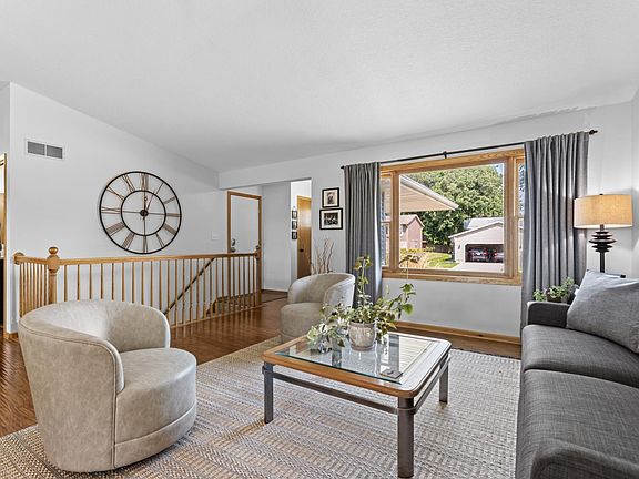 4th image of 4212 Sapphire Ln NW