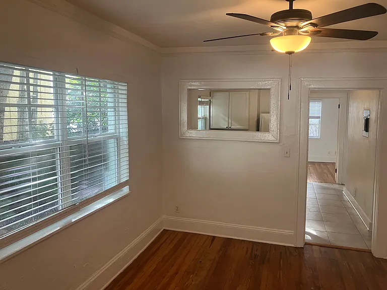 400 SW 10th Ave — Photo 4