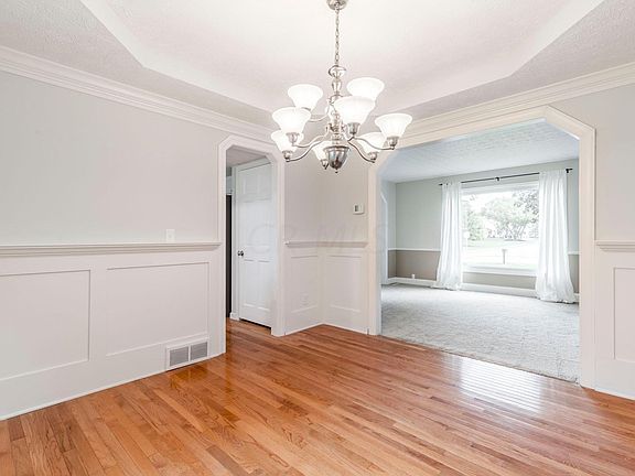 5th image of 9835 Hounsdale Dr NW