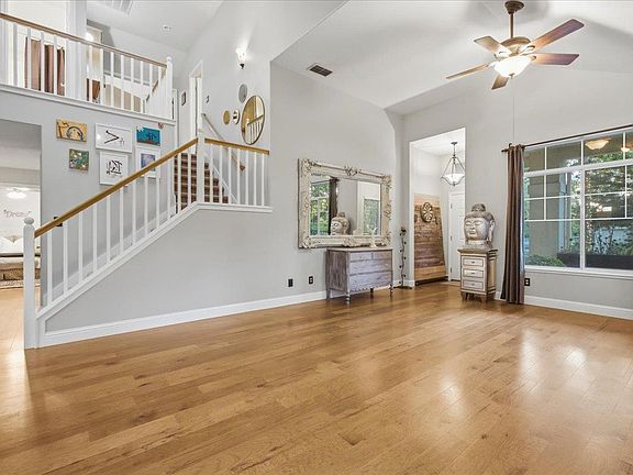 4th image of 5545 Montclair Dr
