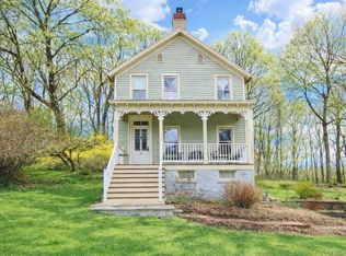 16 Reed Rd, New Hamburg, NY 12590