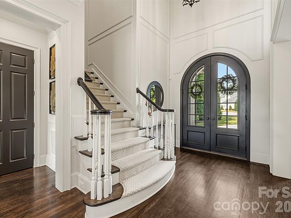 4th image of 18407 Peninsula Cove Ln