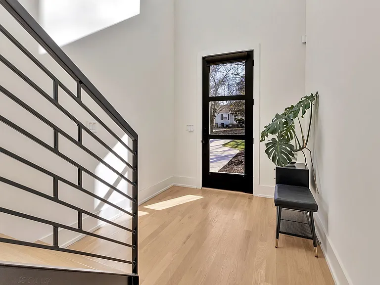 4107 Kimbark Dr — Photo 4