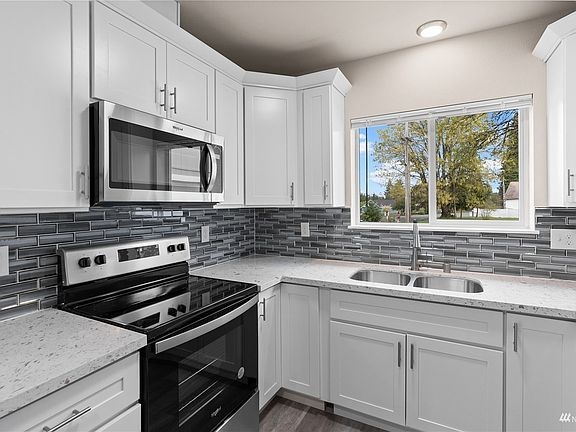 2nd image of 5110 Boston Harbor Rd NE