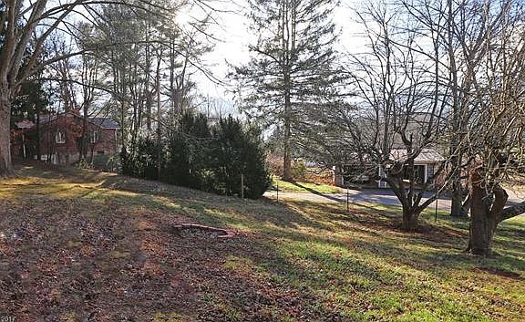 3rd image of 180 Blanton Dr