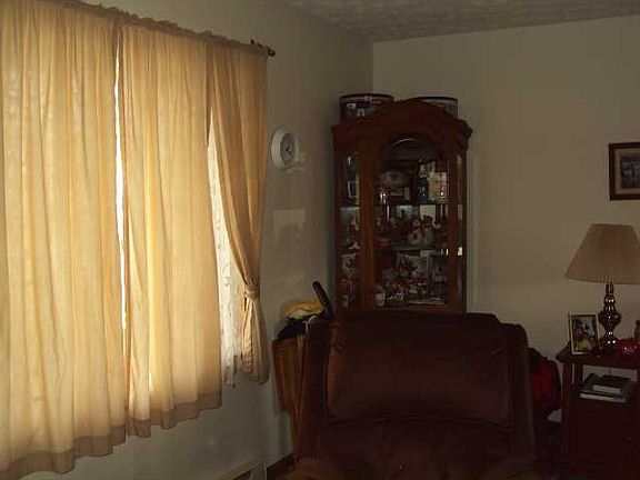 4th image of 6783 Courtney Ln