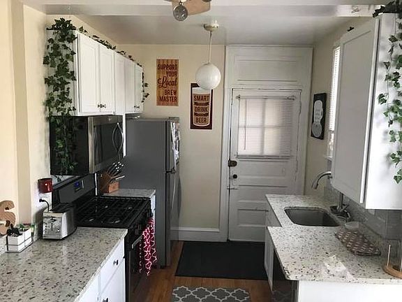 4th image of 4042 N Southport Ave APT 1E