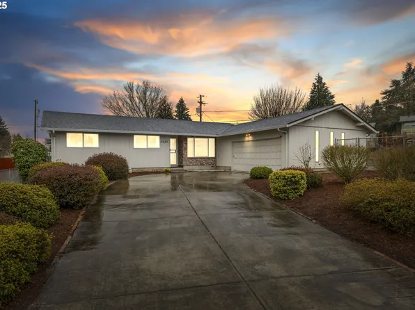 8003 NW Old Orchard Dr, Vancouver, WA 98665