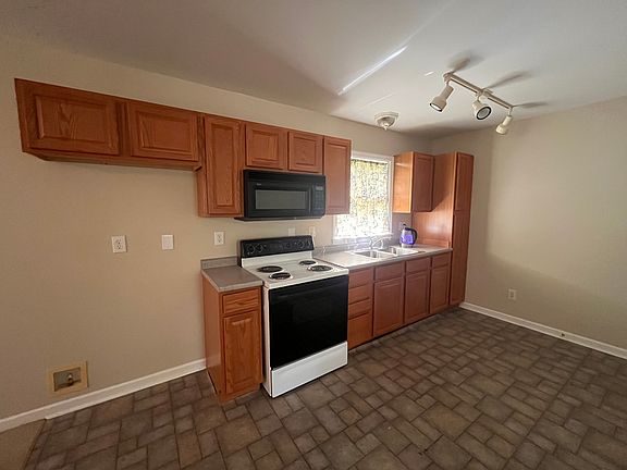 4th image of 710 N Fulton St #A