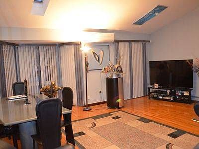 2nd image of 8 Cove Ln Floor 3-2C