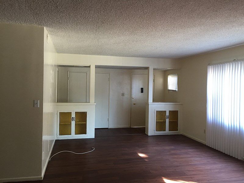 1st image of 857 Glenway Dr APT 1