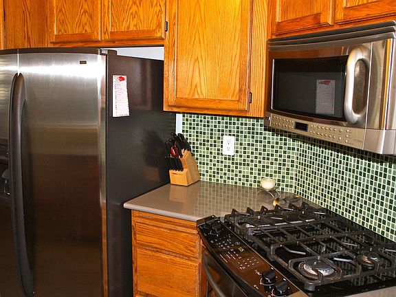 Quartz counters, Glass tiles