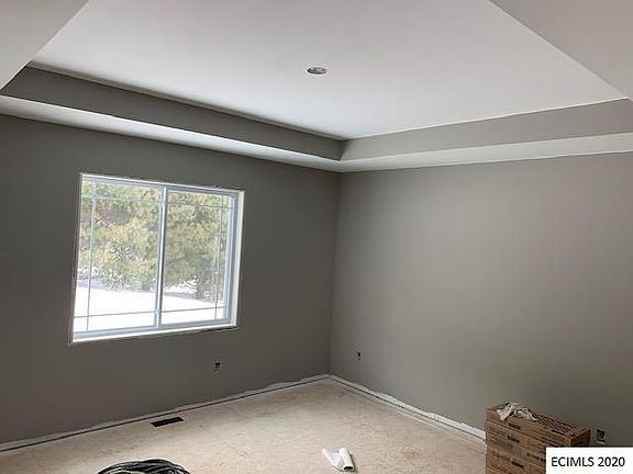 5th image of 631 Meadowland Ct