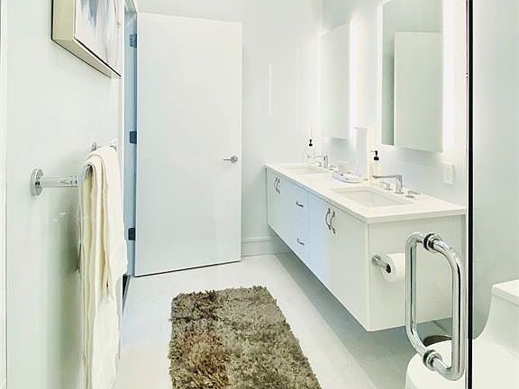 2nd image of 856 N Old Woodward Ave #2