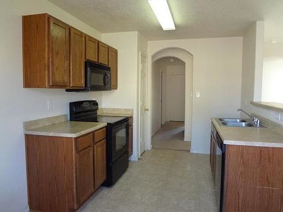 4th image of 721 Deerbrush Ct SW