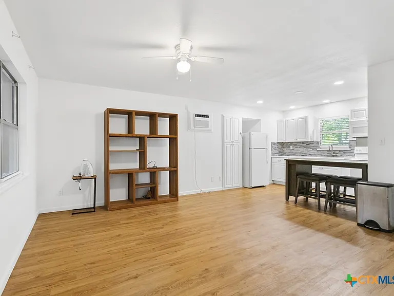 761 Whippoorwill Dr #B — Photo 6