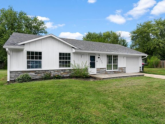 3rd image of 732 Quabache Ct