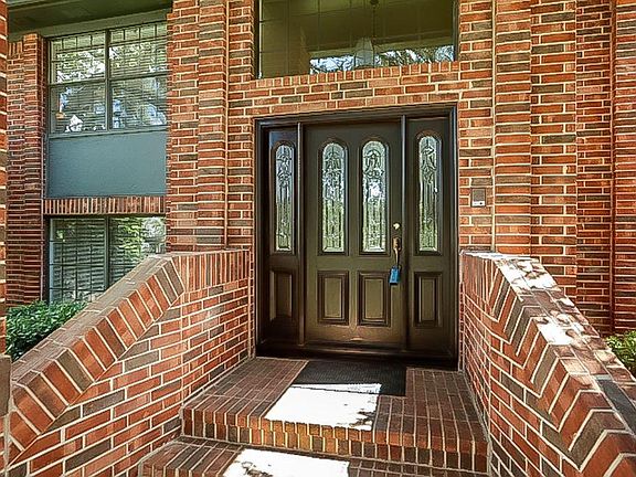 2nd image of 2605 Laurel Valley Ln