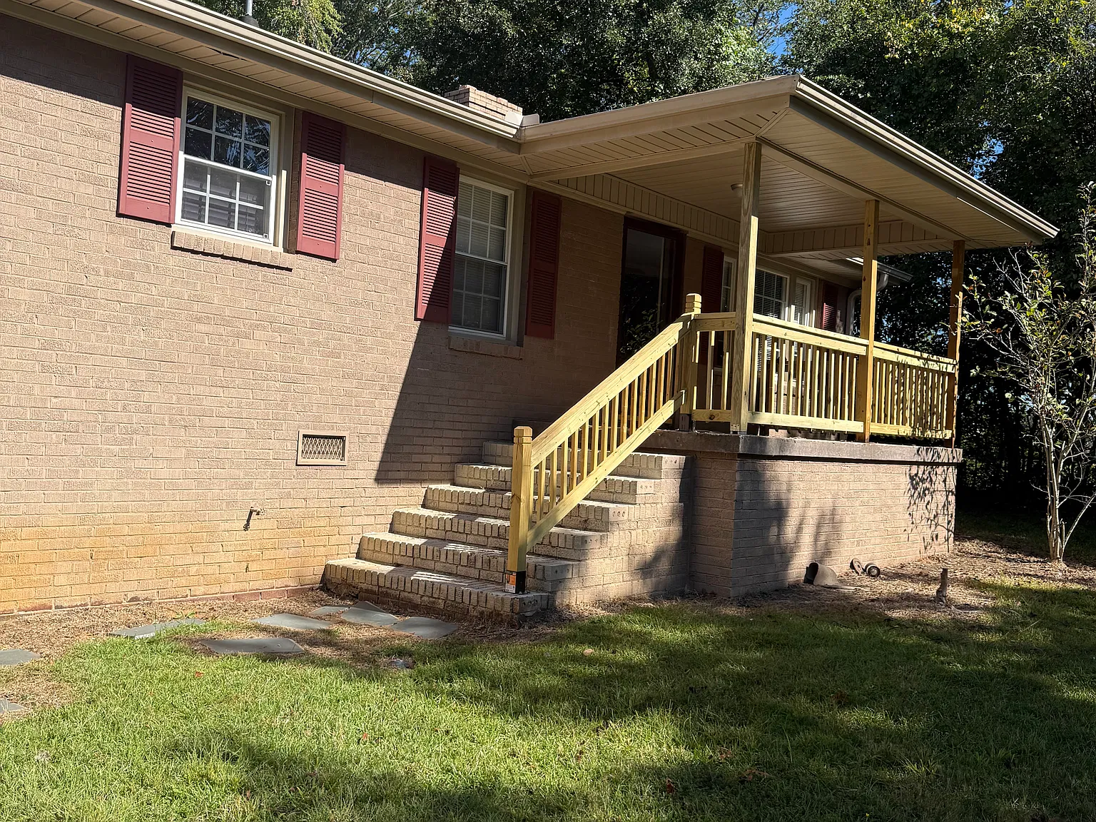 3 bed, 1.5 bath, 1269 sqft, $2,800 — Photo 1