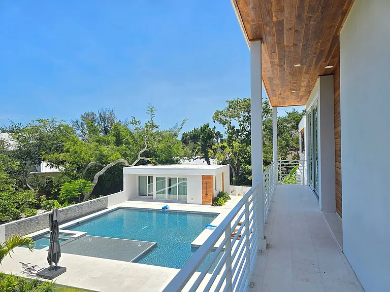 Roberts Bay Ln — Photo 39