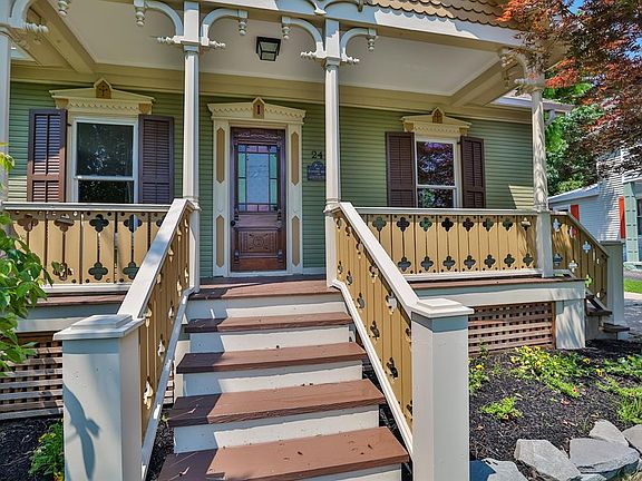 3rd image of 24 N Lake Ave