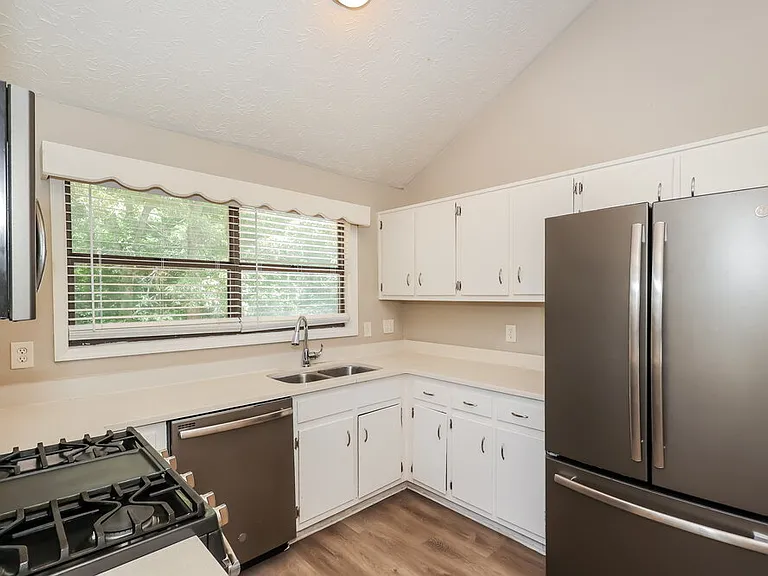 4140 Hawkins Xing — Photo 8
