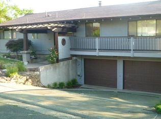 1221 N Main St, Ashland, OR 97520