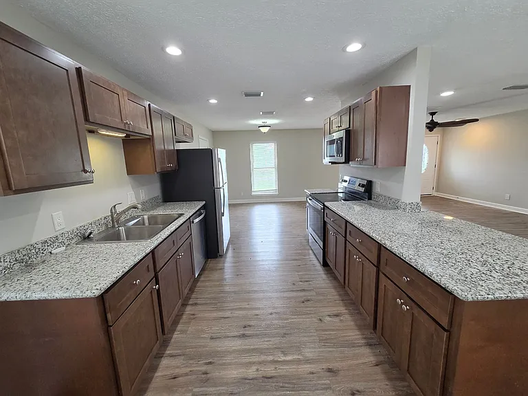 211 Sukoshi Dr — Photo 3